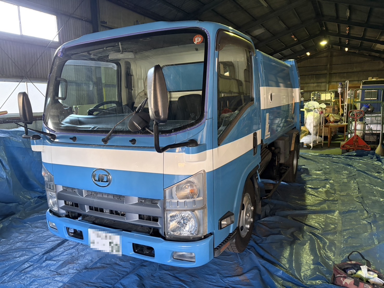 岡山市中区N社　パッカー車　ウレタン吹付け塗装　クリヤー仕上げ