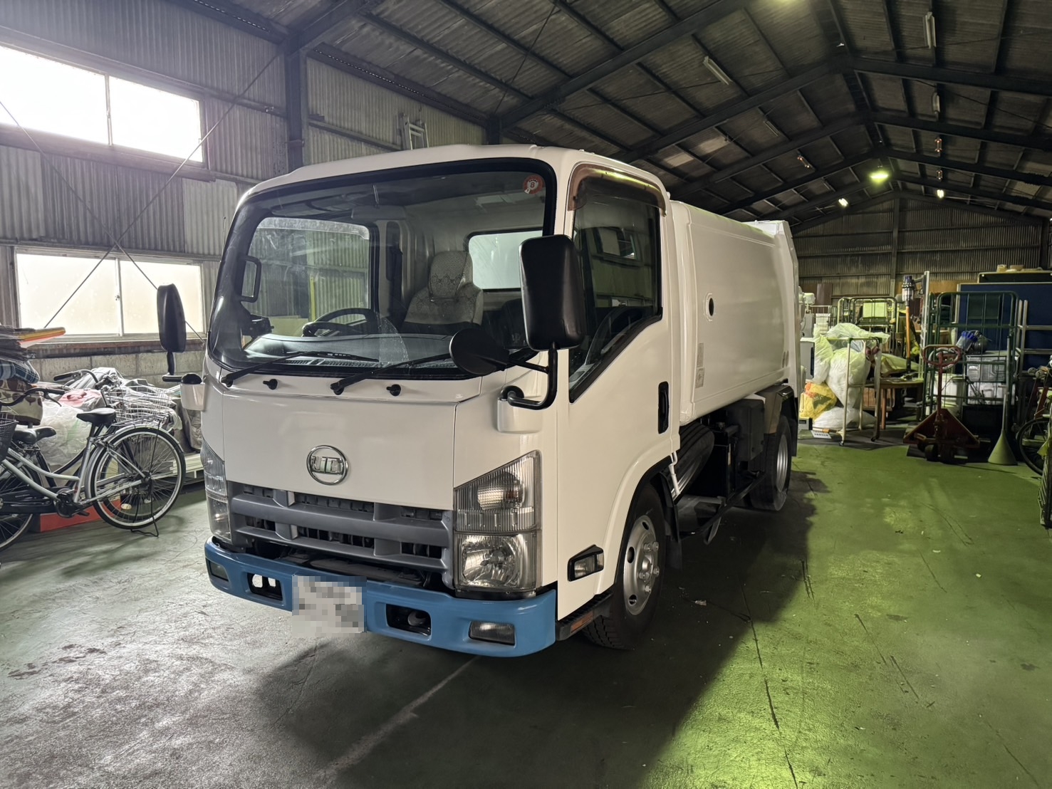 岡山市中区N社　パッカー車　ウレタン吹付け塗装　クリヤー仕上げ